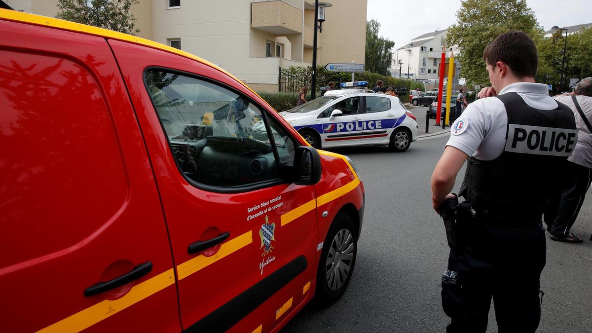Breaking News : One killed, two injured in knife attack near Paris: police