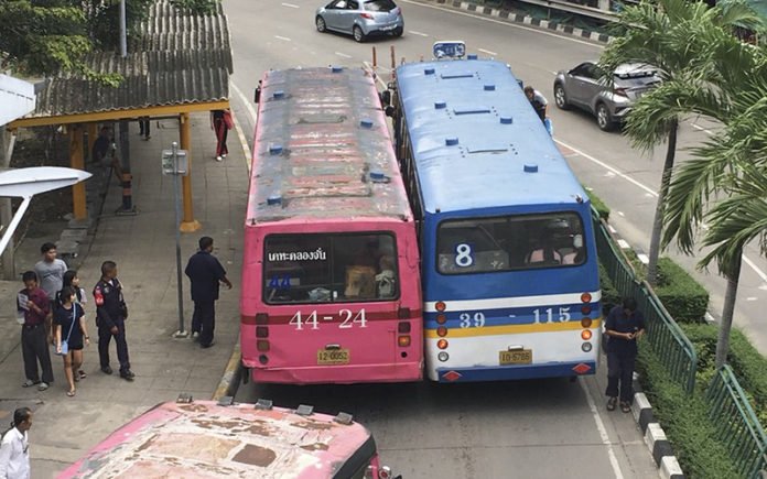 BUS NO. 8 OPERATOR FINED FOR TRYING TO OVERTAKE ANOTHER BUS IN VIRAL INCIDENT