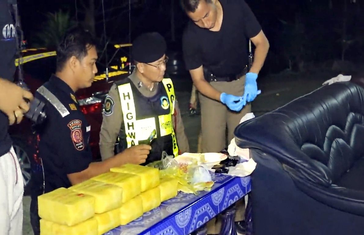 Car chase in Chumphon ends with meth seizure