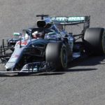 Hamilton cruises to win at Japanese GP, closes in on title
