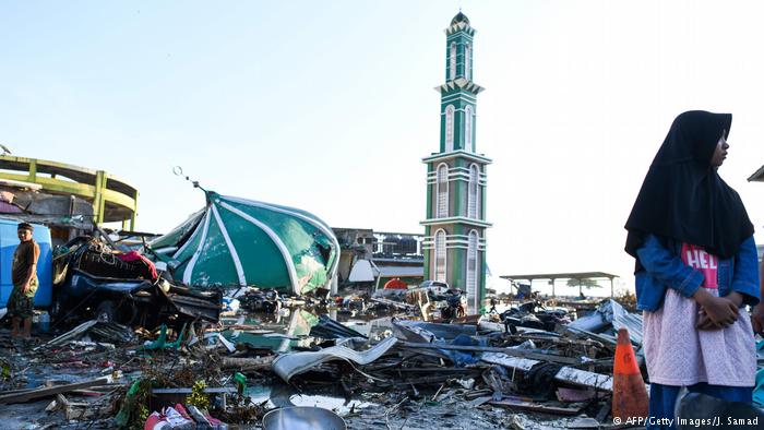 Indonesia earthquake: Death toll skyrockets, mass prison breaks