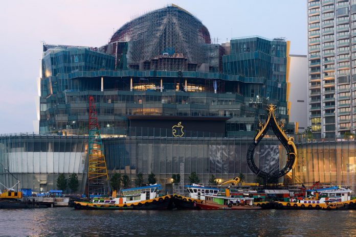 ENJOY FREE SHOWS WHEN ICONSIAM RIVER MALL OPENS