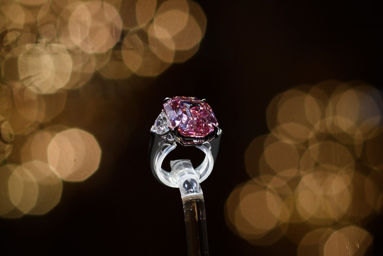 'Incomparable' pink diamond smashes record at Geneva auction