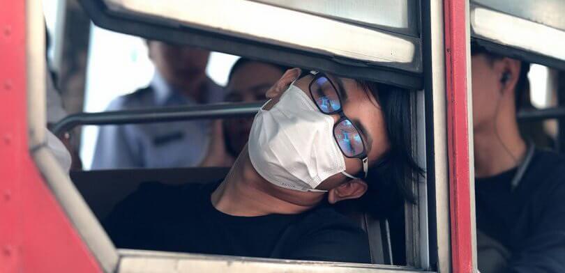 Bangkokians don face masks as smog situation worsens