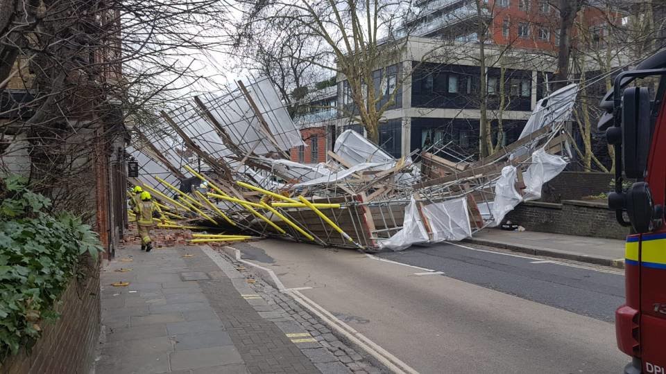 HOSPITAL DRAMA Hampstead scaffolding collapse – Building construction collapses in high winds outside Royal Free Hospital