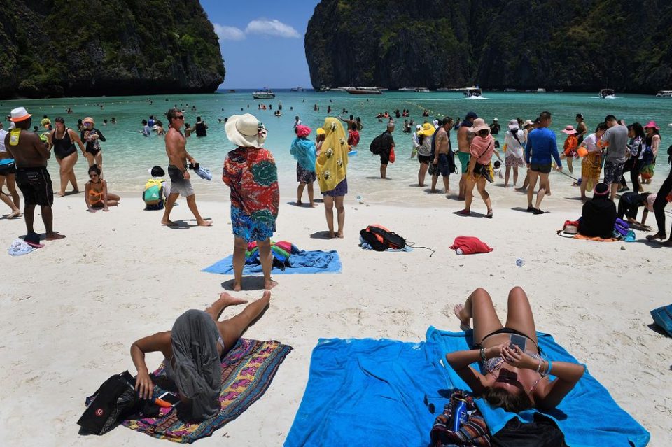 Chinese visitors to Thailand CRASHED during April