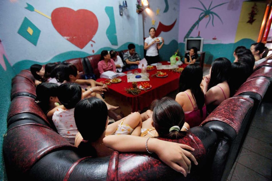Exploring Vietnam's lunchtime sex models