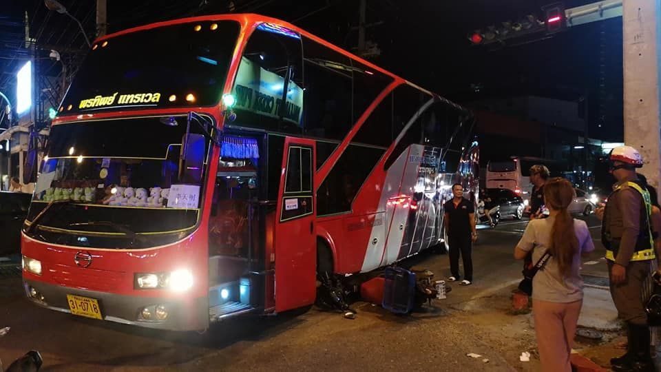 Motorcyclist lightly injured after bus crushes bike in Pattaya