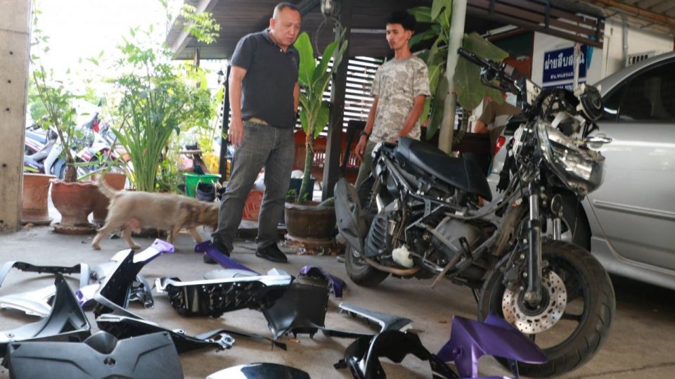 Arrested father and son for Bangkok motorcycle robbery