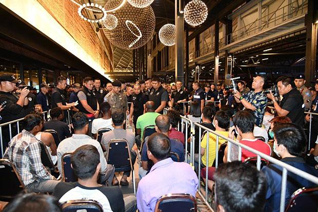 1,800 foreigners arrested for doing jobs reserved for Thais
