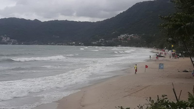 Beaches CLOSED as ‘heavy weather’ slams the WestCoast