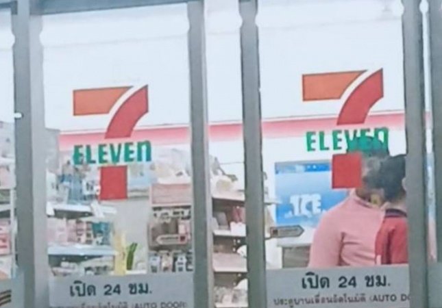 Homemade bombs found near 7-Eleven shop in Nonthaburi