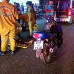 Motorbike driver seriously injured after collision with “Baht Bus” truck