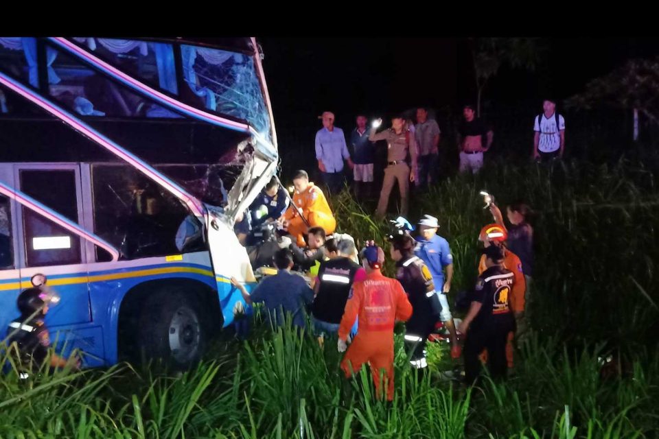 Passenger bus rear-ends lorry. 1 DEAD 33 injured