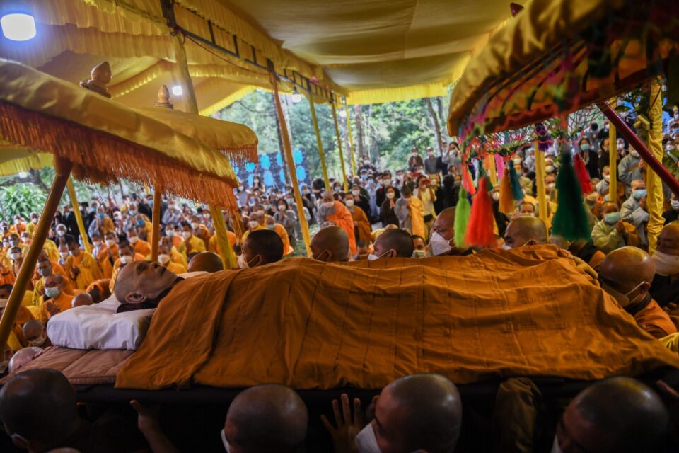 Thousands mourn Buddhist monk in Vietnam