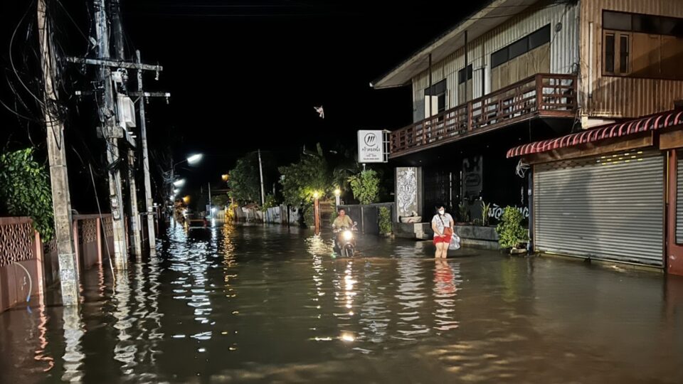 Provinces face flooding to save Bangkok