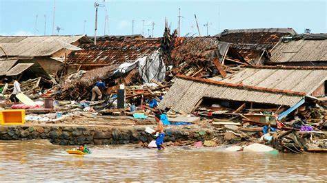 Tsunami may hit Indonesia's islands 
