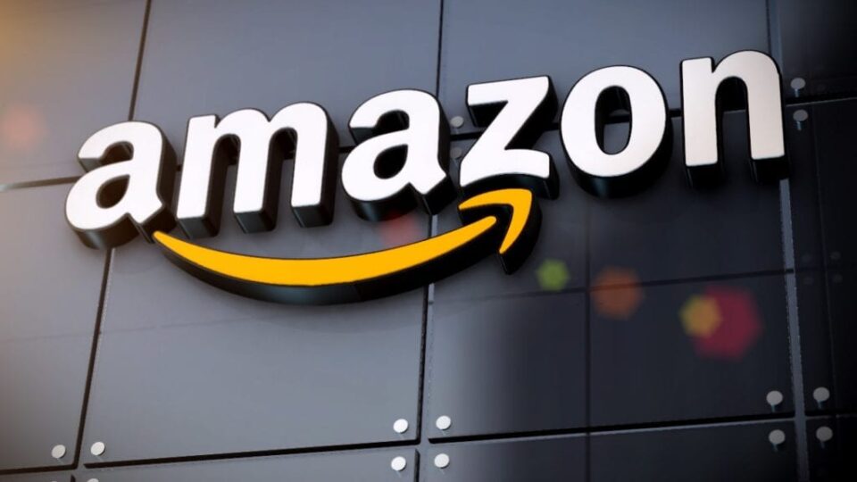 Amazon cuts jobs