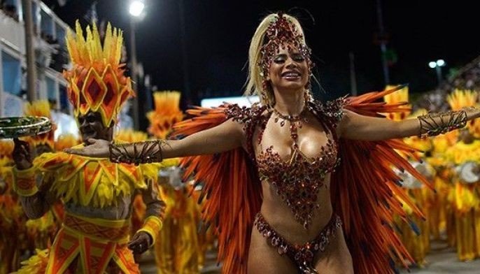 Rio carnival lady