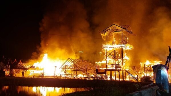 FIRE BREAKS OUT AT PATTAYA FLOATING MARKET