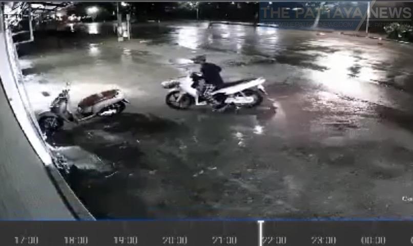 Deliveryman Loses His Bike to Thief