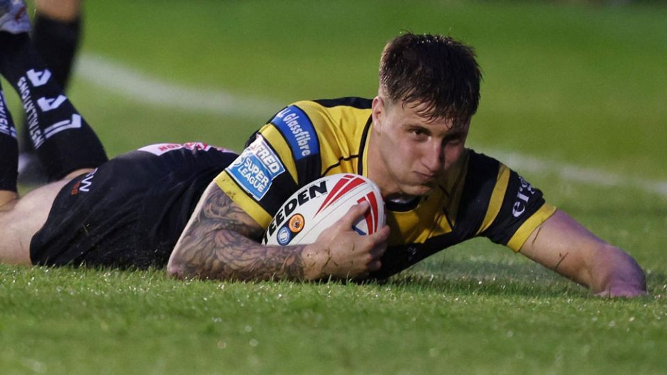 Castleford Tigers Cruise to Victory Over London Broncos in Super League