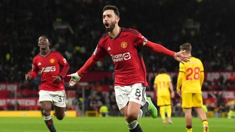 Fernandes Fires Manchester United to Dramatic Victory Over Sheffield United