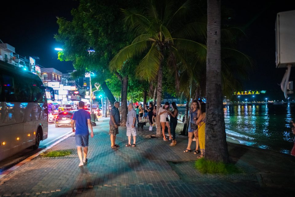 Tourists Report Belongings Stolen on Pattaya Beach