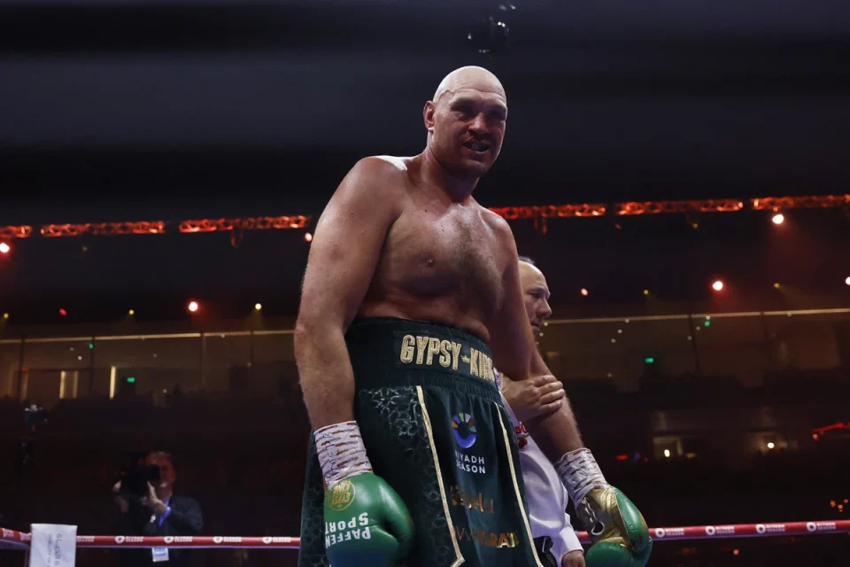 Buster Douglas Doubts Tyson Fury's Strength Ahead of Usyk Rematch