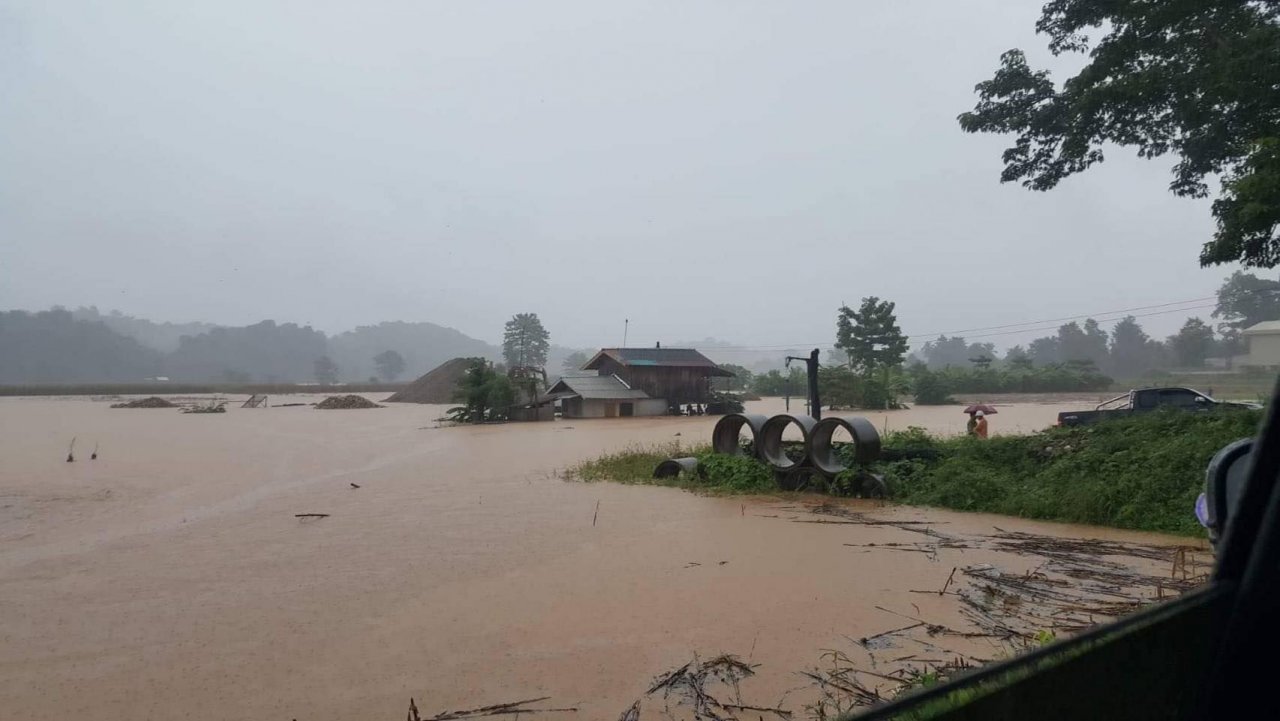 200mm of rain floods Nan