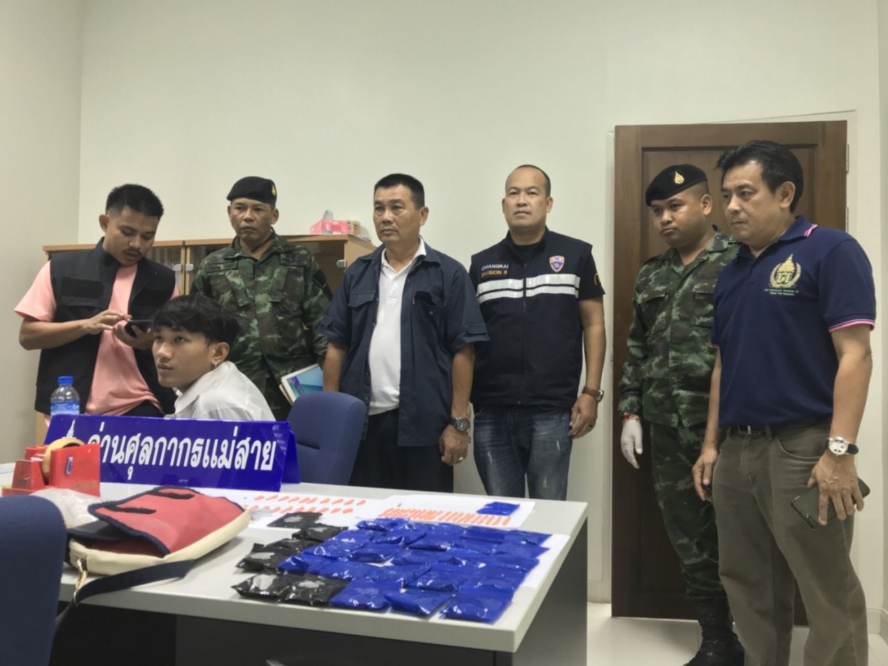 Customs nabs university student with 6,000 meth pills at Chiang Rai border