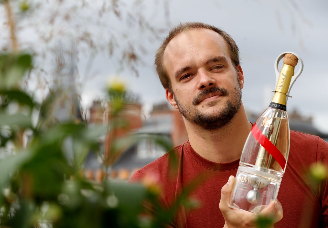 Champagne in space: Zero-G bottle lets tourists drink bubbly