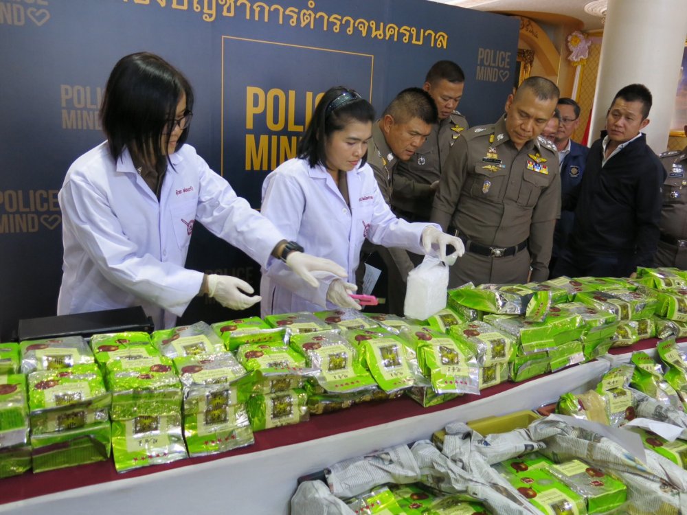 The police have arrested two Thai men in their 20s along with 700kg of crystal methamphetamine or