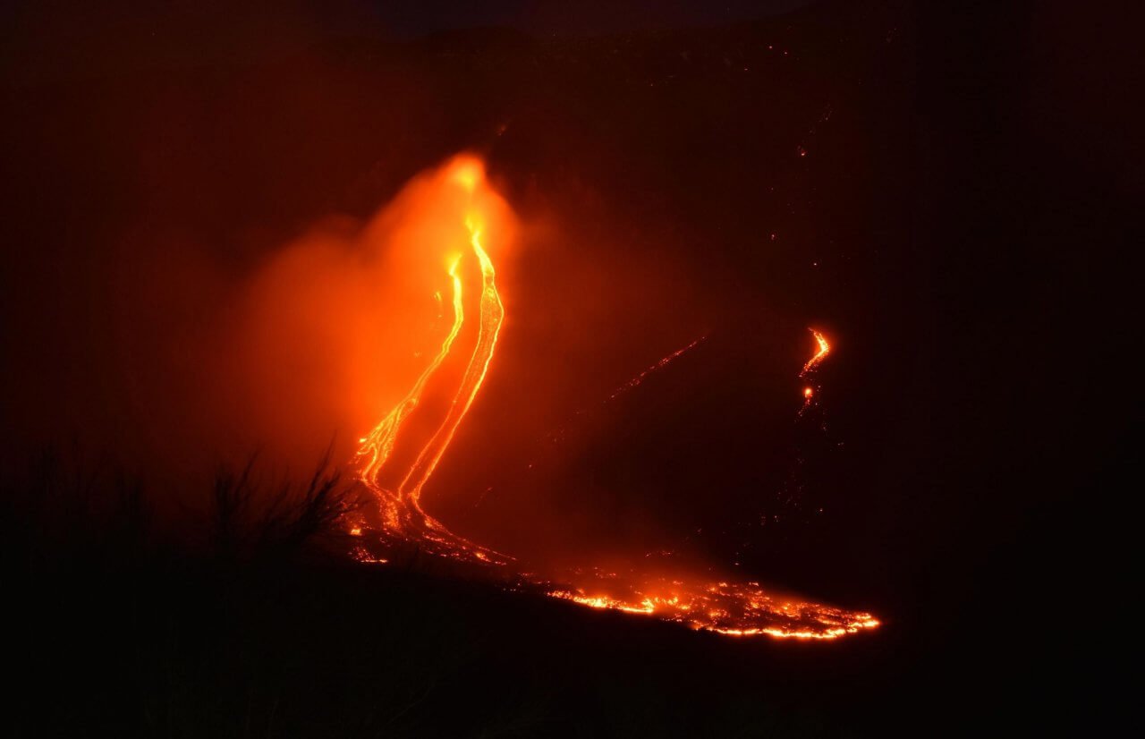 4.8 quake hits area near Sicily's Mount Etna