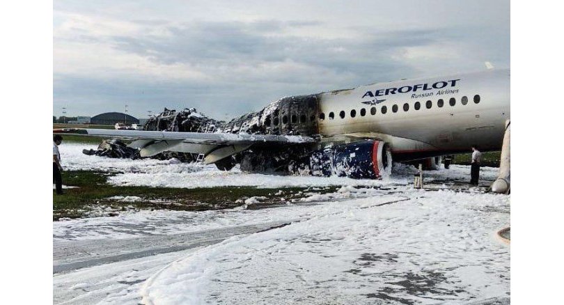 Pilot says lightning caused deadly Russian crash landing