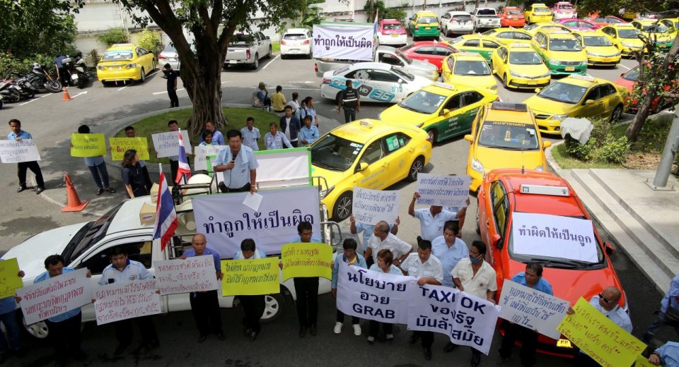 Motorcycle taxi riders, cabbies petition officials, parties over Grab legalisation