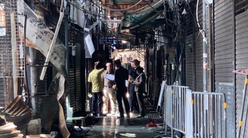 Officers probe Chatuchak market fire