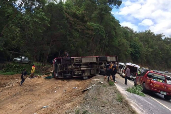Tour bus crash at the ‘Curve of a HUNDRED CORPSES’
