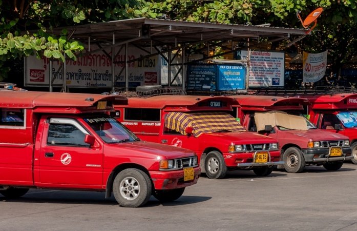 Chiang Mai’s red cars boiling mad at Grab