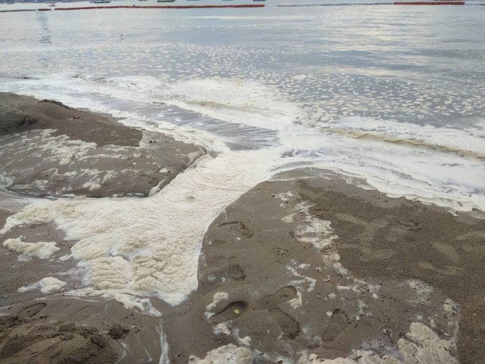 Heavy rain washes away parts of Pattaya Beach again, tourists concerned about water quality