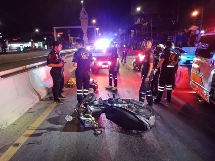 Motorbike driver seriously injured after crashing into road construction barriers in Pattaya