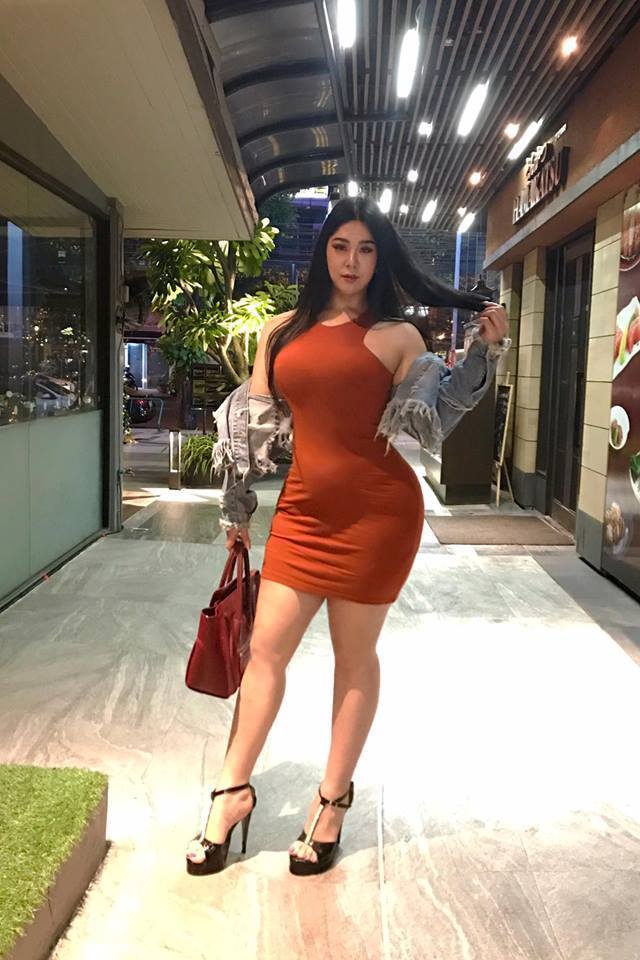 Thai big girls booty 