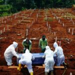 Indonesian gravediggers