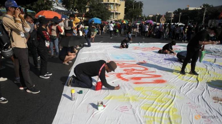 Thai protesters