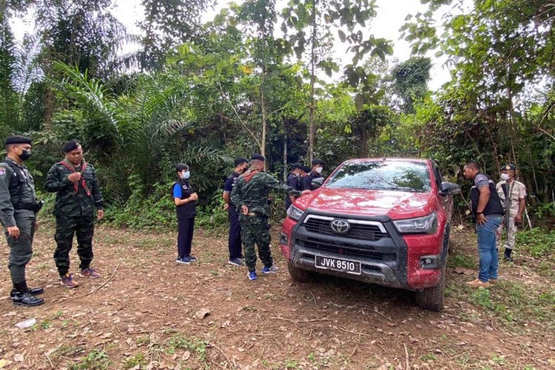 pickup seized near border