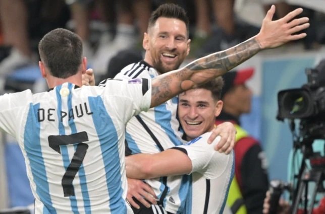 Lionel Messi shines as Argentina set up Holland quarter-final clash