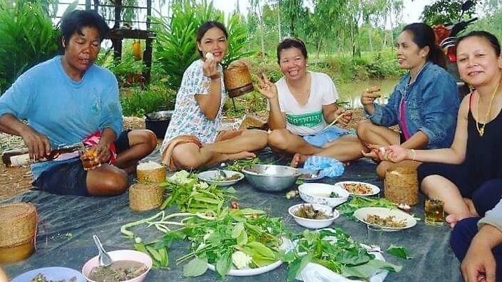 Thais sharing food