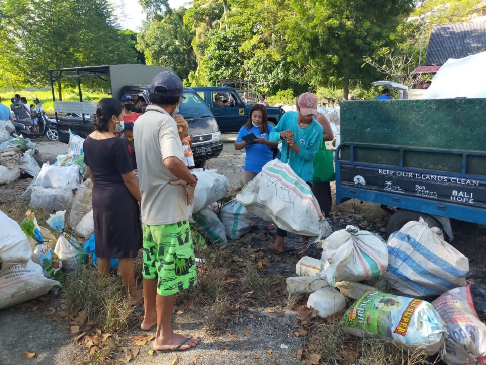 Nusa lembongan clean up