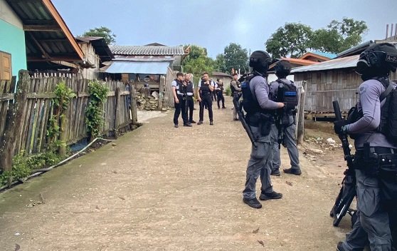 commandos target drug ring after foreigner's death