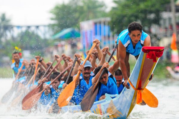 Races of the world-famous long boats THIS SEPT-NOV